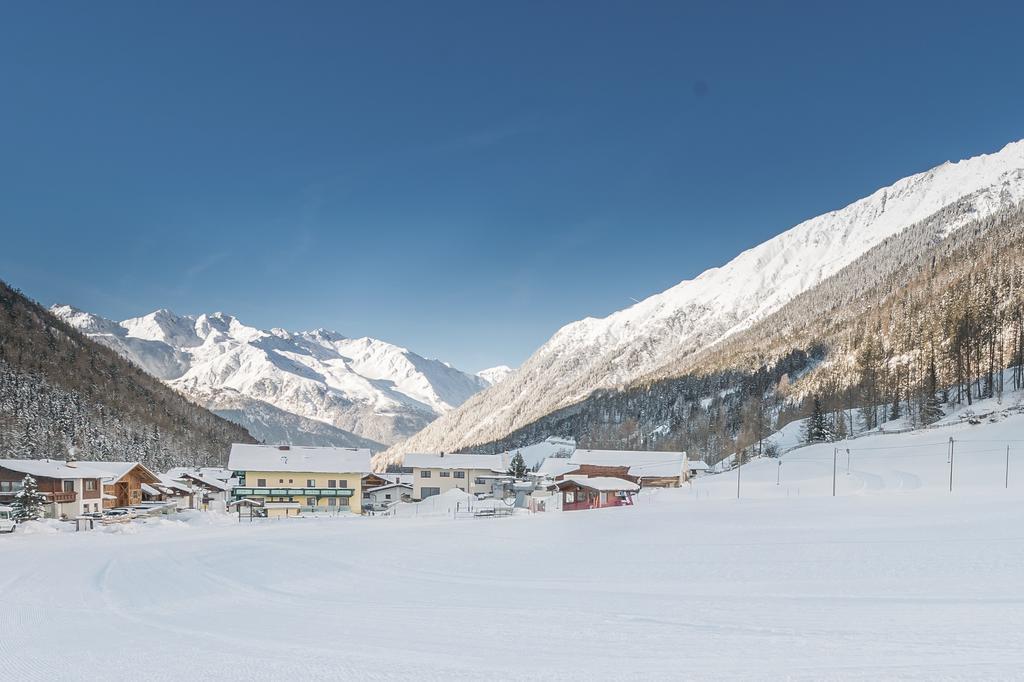 Ferienwohnungen Haus Daheim Längenfeld Esterno foto