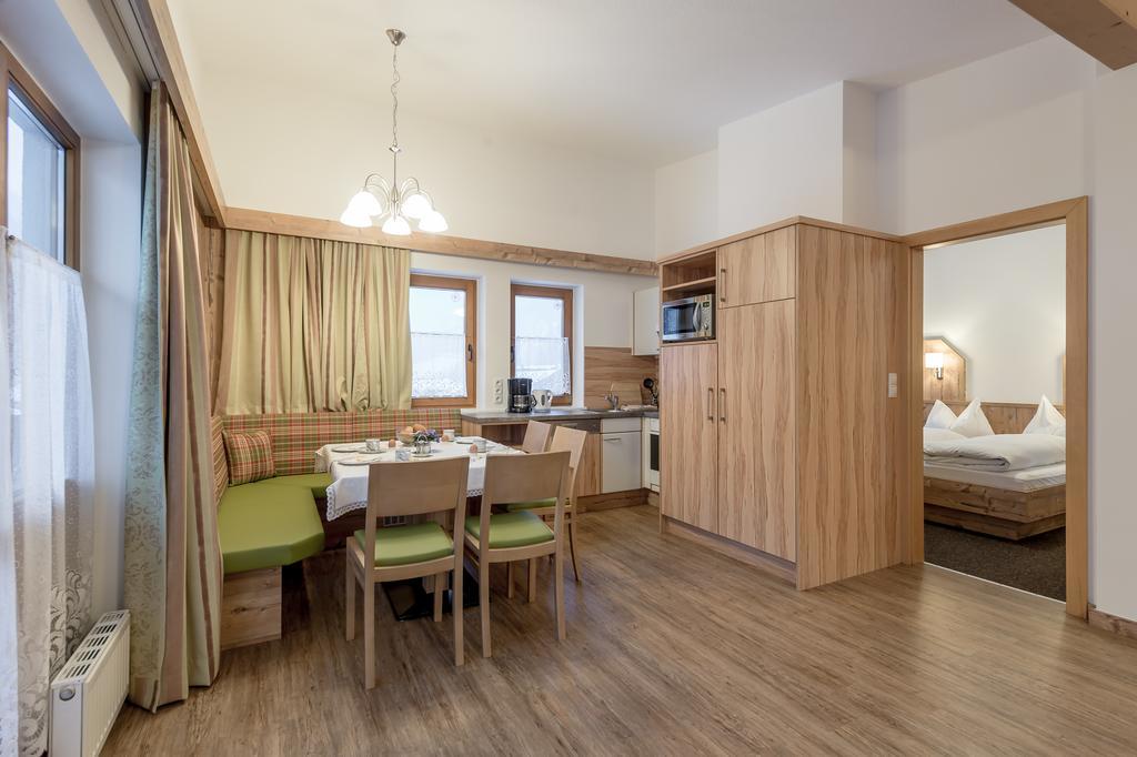 Ferienwohnungen Haus Daheim Längenfeld Esterno foto