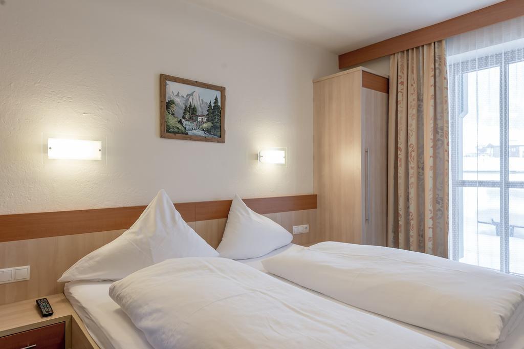 Ferienwohnungen Haus Daheim Längenfeld Esterno foto